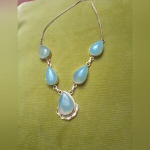 BLUE LADIES TEARDROP NECKLACE SET IN 9.25 SILVER. 10.5". PERFECT CONDITION.